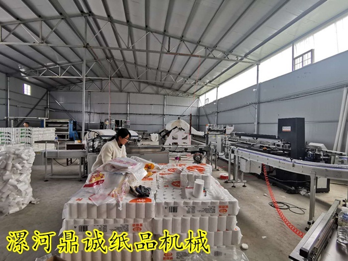 三米衛(wèi)生紙加工設備現(xiàn)場